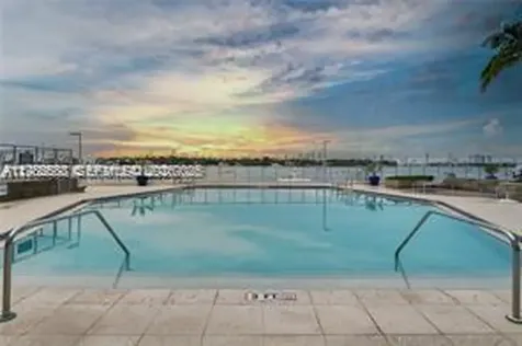 800 West Avenue Miami Beach FL 33139