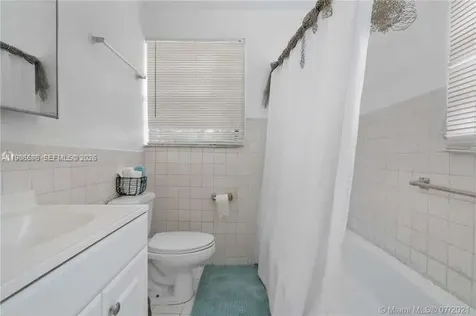 52 E 50th Place Hialeah FL 33013