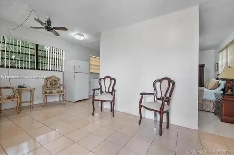 52 E 50th Place Hialeah FL 33013