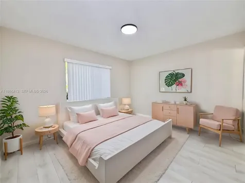 2251 NW 77th Way Pembroke Pines FL 33024