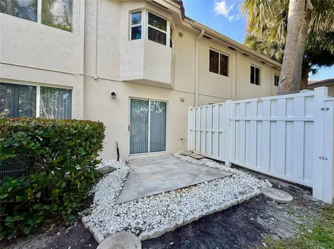 2251 NW 77th Way Pembroke Pines FL 33024