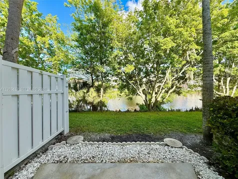 2251 NW 77th Way Pembroke Pines FL 33024