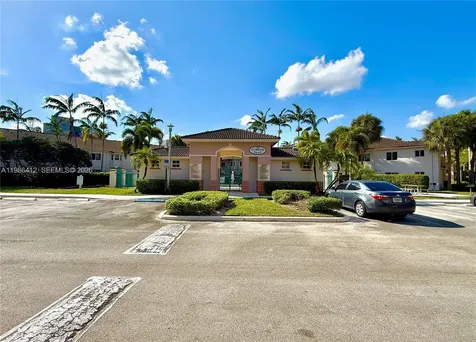 2251 NW 77th Way Pembroke Pines FL 33024