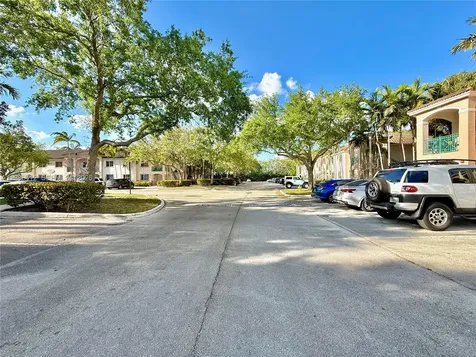 2251 NW 77th Way Pembroke Pines FL 33024