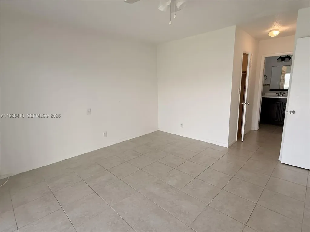 2223 Park Lane Hollywood FL 33021