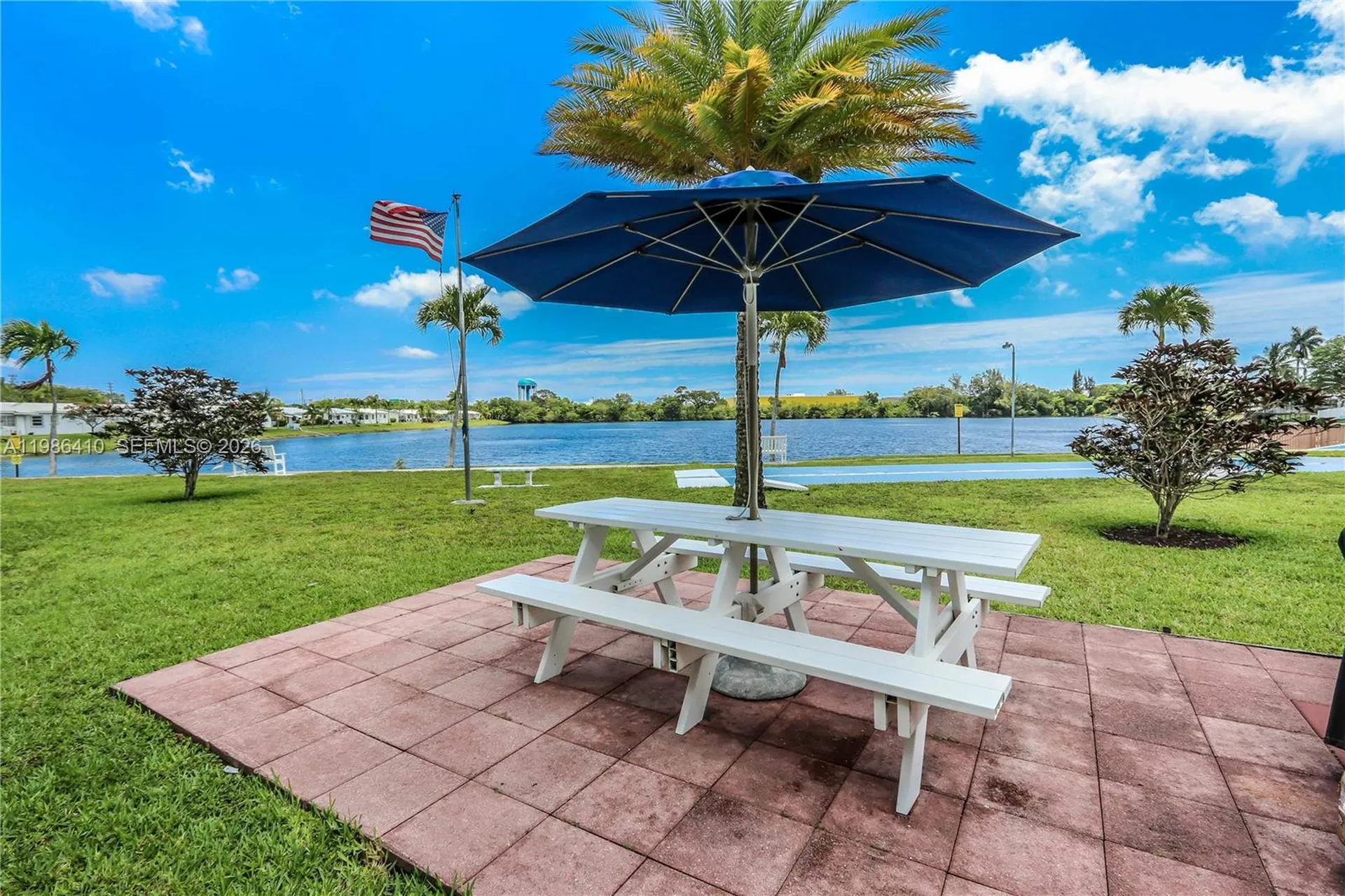 2223 Park Lane Hollywood FL 33021