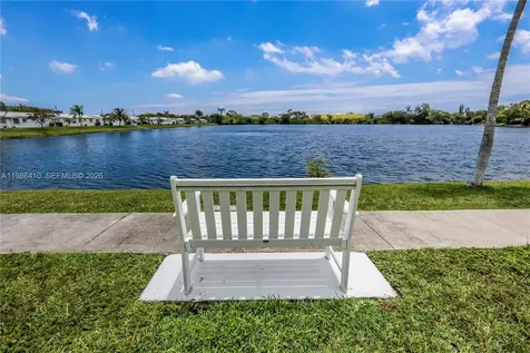 2223 Park Lane Hollywood FL 33021