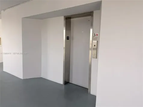 2223 Park Lane Hollywood FL 33021