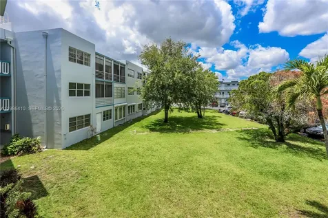 2223 Park Lane Hollywood FL 33021