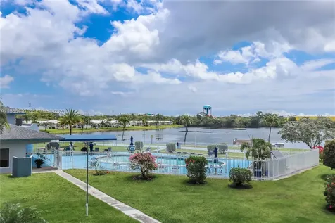 2223 Park Lane Hollywood FL 33021
