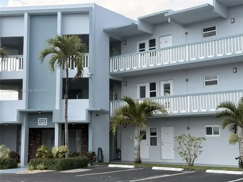2223 Park Lane Hollywood FL 33021