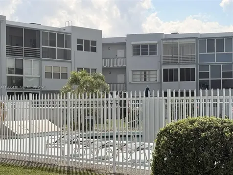 2223 Park Lane Hollywood FL 33021