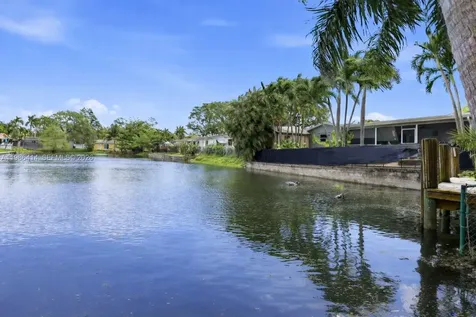 4512 SW 27th Terrace Dania Beach FL 33312