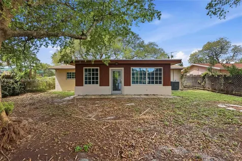 4512 SW 27th Terrace Dania Beach FL 33312
