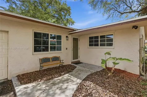 4512 SW 27th Terrace Dania Beach FL 33312