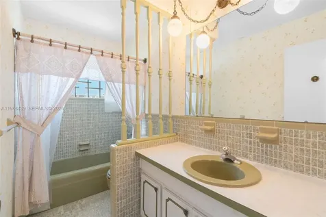 815 SW 50th Terrace Margate FL 33068