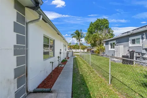 815 SW 50th Terrace Margate FL 33068