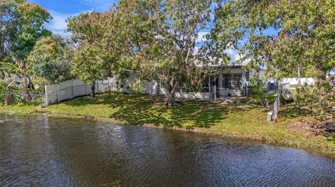 815 SW 50th Terrace Margate FL 33068