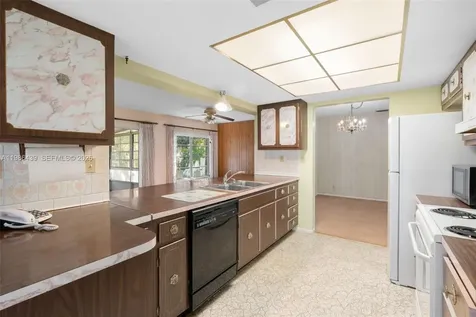815 SW 50th Terrace Margate FL 33068
