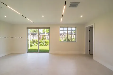 323 NW 104th Terrace Miami FL 33150