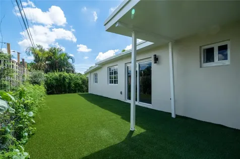 323 NW 104th Terrace Miami FL 33150