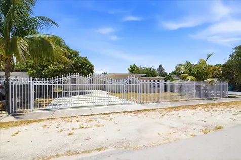 323 NW 104th Terrace Miami FL 33150