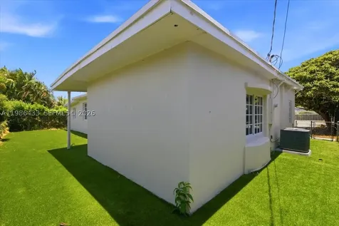 323 NW 104th Terrace Miami FL 33150