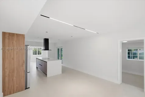 323 NW 104th Terrace Miami FL 33150