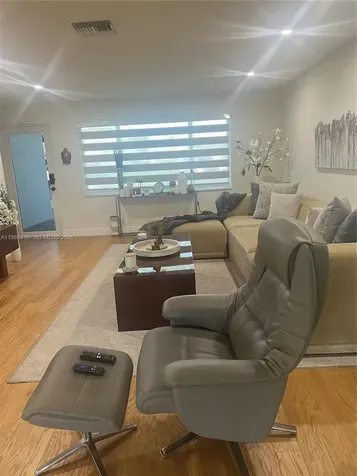 8221 NW 14th Street Plantation FL 33322