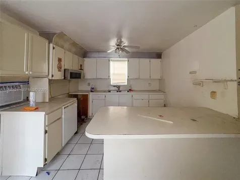 11430 SW 41st Terrace Miami FL 33165