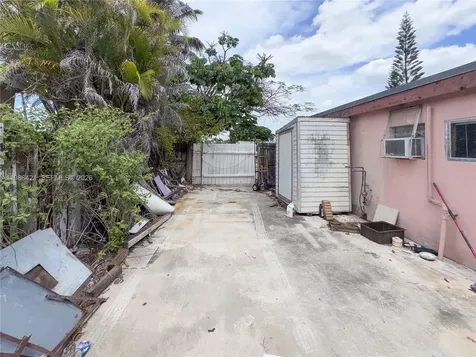 11430 SW 41st Terrace Miami FL 33165