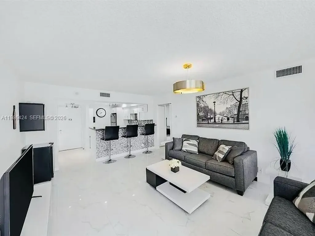 20301 W Country Club Drive Aventura FL 33180