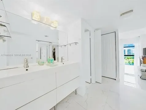 20301 W Country Club Drive Aventura FL 33180