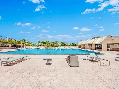 20301 W Country Club Drive Aventura FL 33180