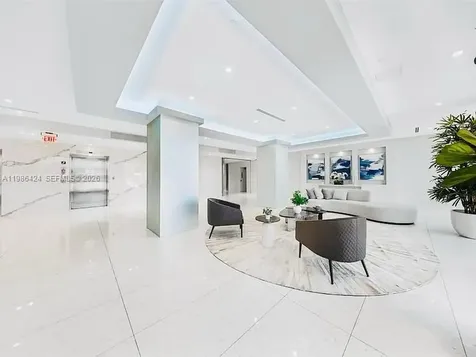 20301 W Country Club Drive Aventura FL 33180