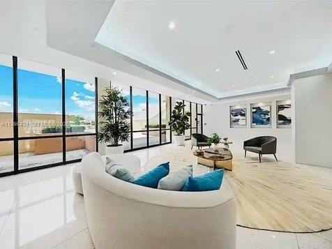 20301 W Country Club Drive Aventura FL 33180