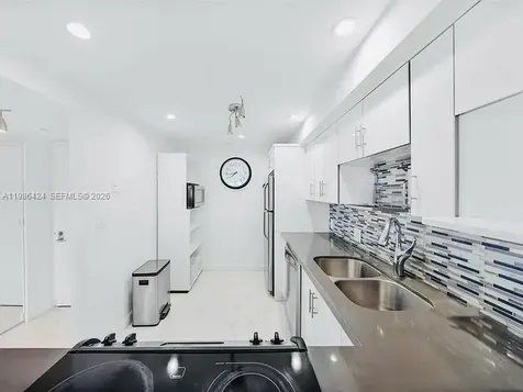 20301 W Country Club Drive Aventura FL 33180