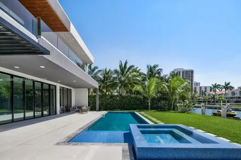 493 Holiday Drive Hallandale Beach FL 33009
