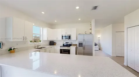 2333 SE 28th Court Homestead FL 33035