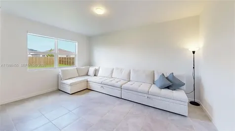 2333 SE 28th Court Homestead FL 33035