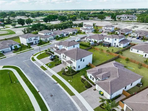 2333 SE 28th Court Homestead FL 33035