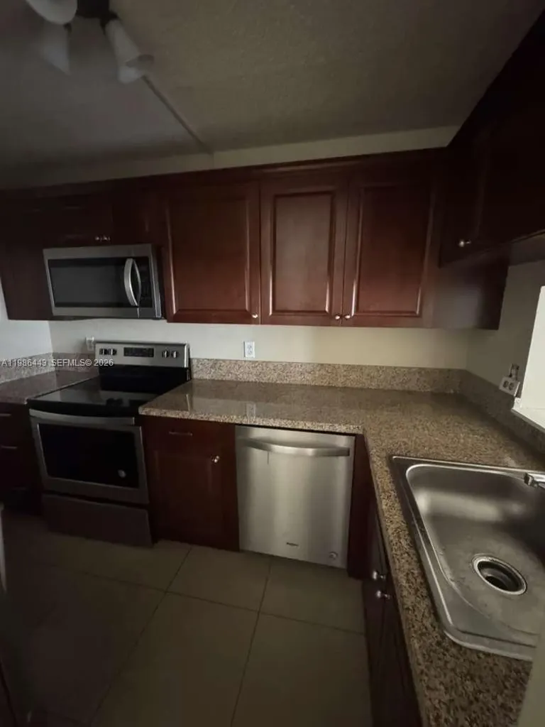 1030 Twin Lakes Drive Coral Springs FL 33071