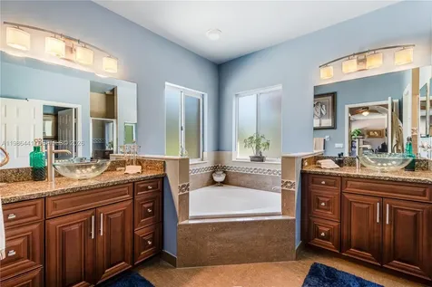 2126 NE 38th Road Homestead FL 33033