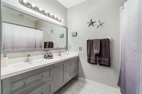 2126 NE 38th Road Homestead FL 33033