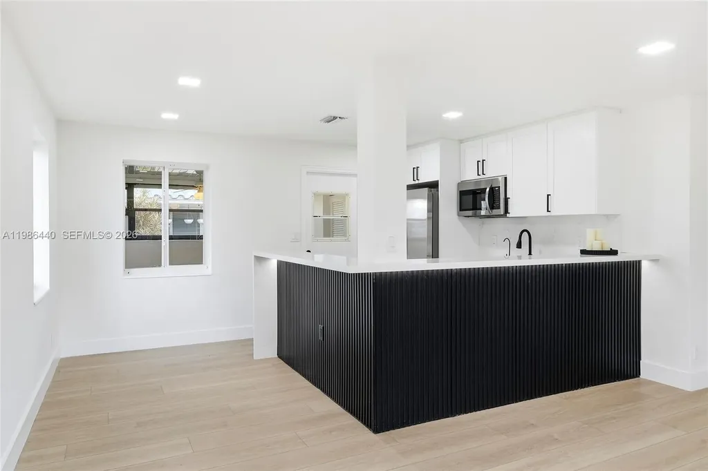 921 N 32nd Avenue Hollywood FL 33021