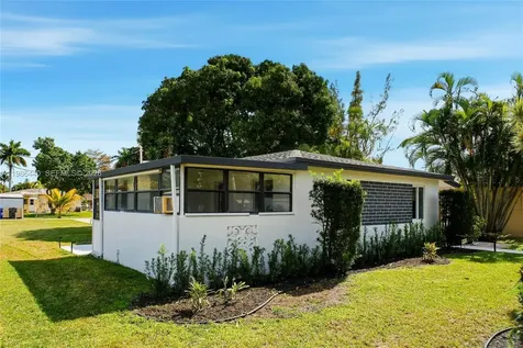 921 N 32nd Avenue Hollywood FL 33021