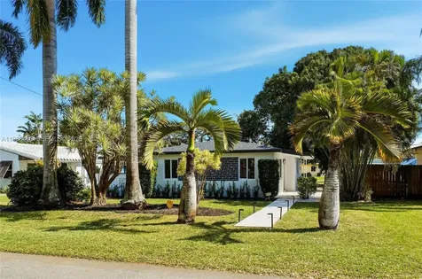 921 N 32nd Avenue Hollywood FL 33021
