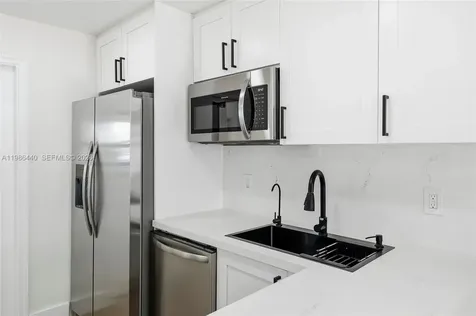 921 N 32nd Avenue Hollywood FL 33021