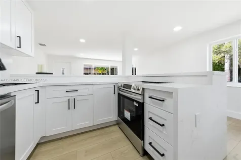 921 N 32nd Avenue Hollywood FL 33021