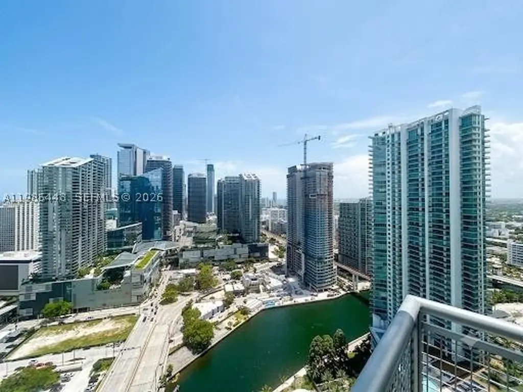 350 S Miami Avenue Miami FL 33130